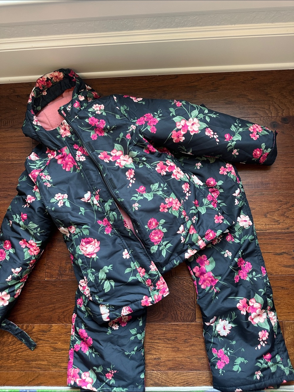 Ski jacket and pants set (black with pink flowers) - Children’s place